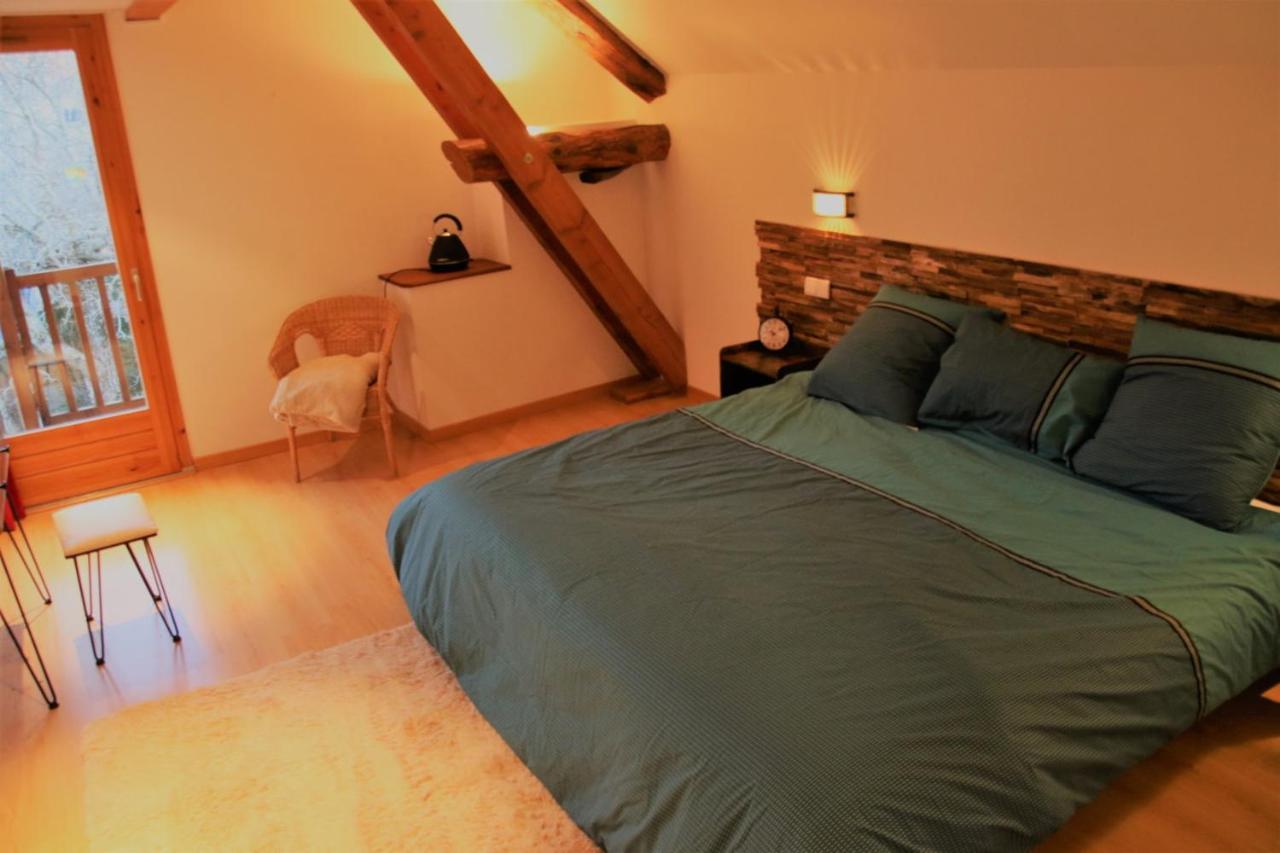 Chambres D'Hotes Les Peschiers Chateauroux-les-Alpes Exterior photo