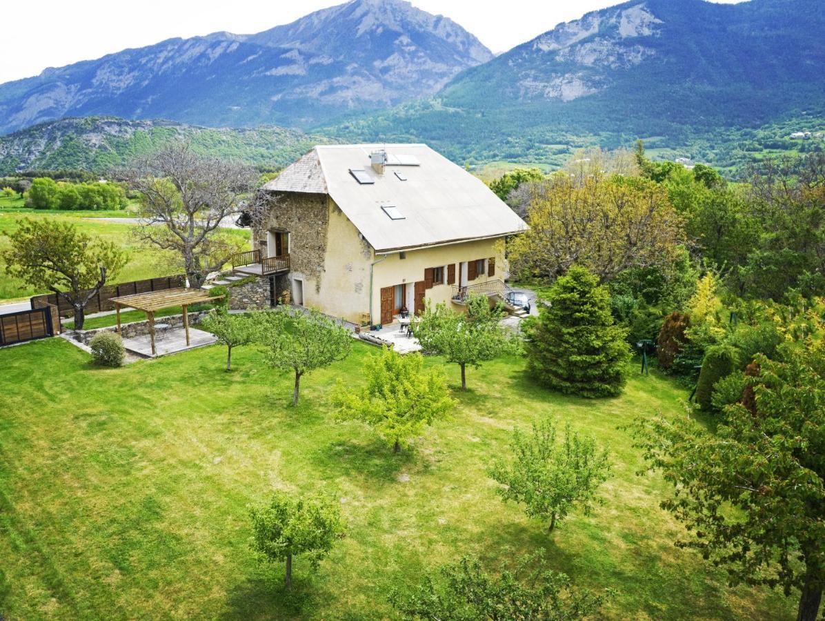 Chambres D'Hotes Les Peschiers Chateauroux-les-Alpes Exterior photo